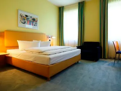 **** Отель Intercityhotel Hamburg Hauptbahnhof Германия