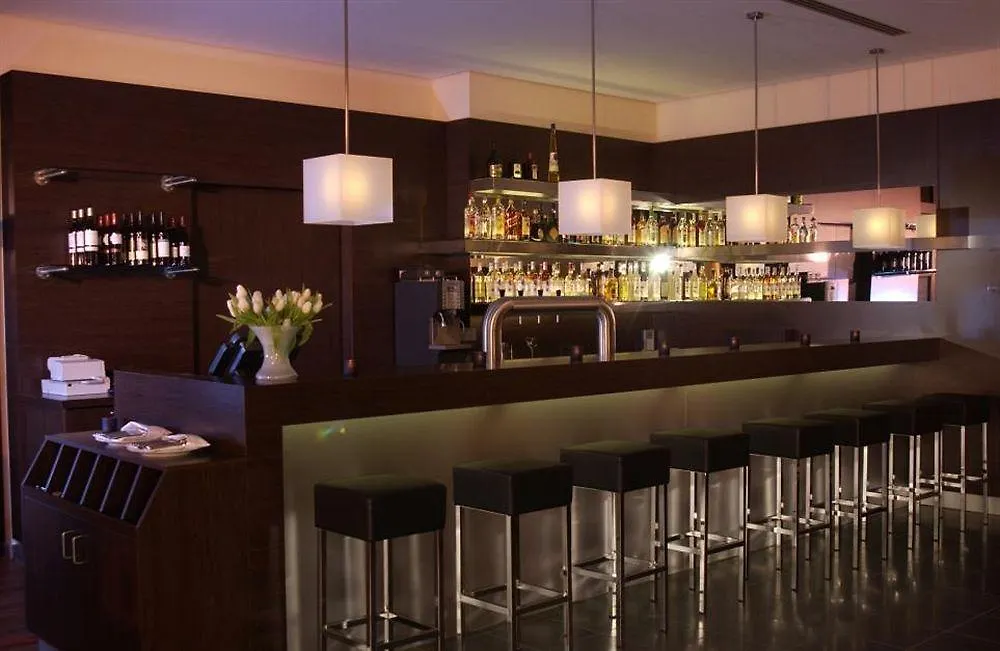 Intercityhotel Hamburg Hauptbahnhof 4*,