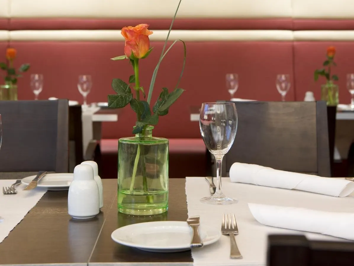 Intercityhotel Hamburg Hauptbahnhof 4*,  Germany