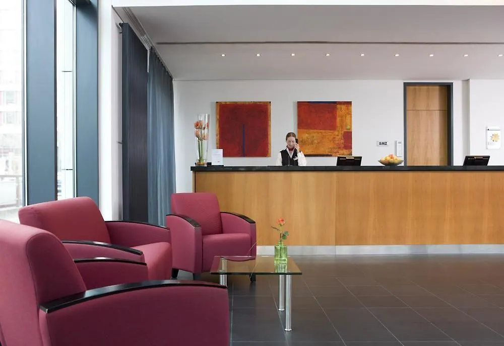 Intercityhotel Hamburg Hauptbahnhof Отель