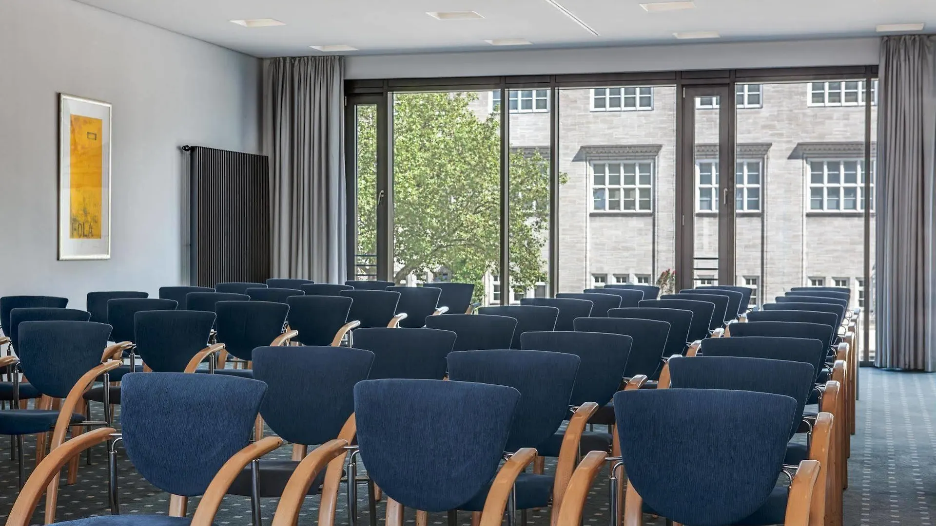Intercityhotel Hamburg Hauptbahnhof Отель