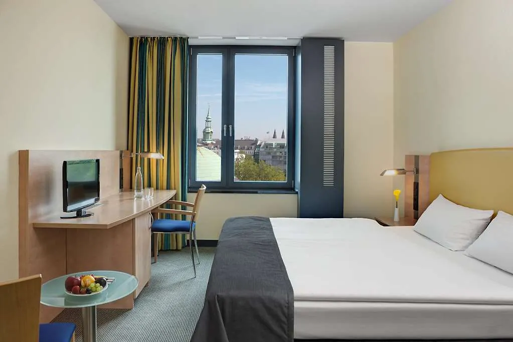 Intercityhotel Hamburg Hauptbahnhof Отель