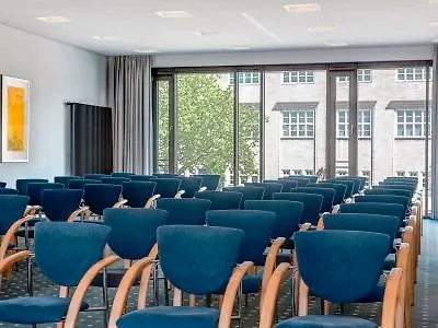 Intercityhotel Hamburg Hauptbahnhof 4*,